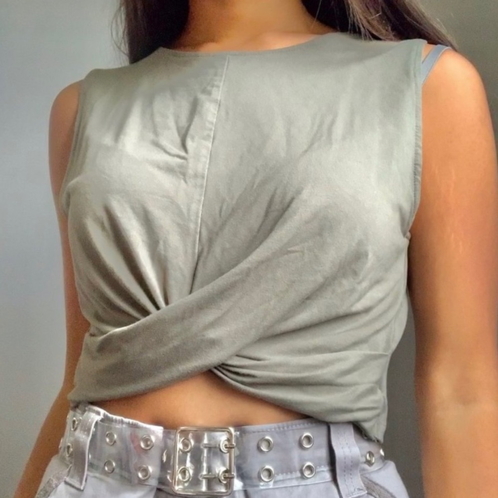 Knot front top